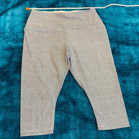 Lysse striped capris - Picture 2 of 4